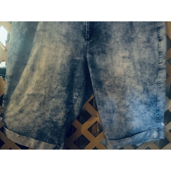 CATO Woman Stone-Washed Light Blue Wide Leg Denim Capri Jeans 24W - Picture 4 of 10